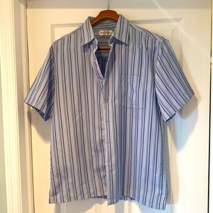 Shirtsleeve button down shirt